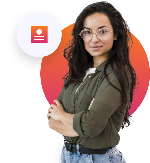 ft-manager-img | Path Social | Path Social 自信に満ちたプロフェッショナルな女性が腕を組み、眼鏡をかけて立っている。背景にはユーザープロフィールや身分証明書を示唆するグラフィックアイコン。