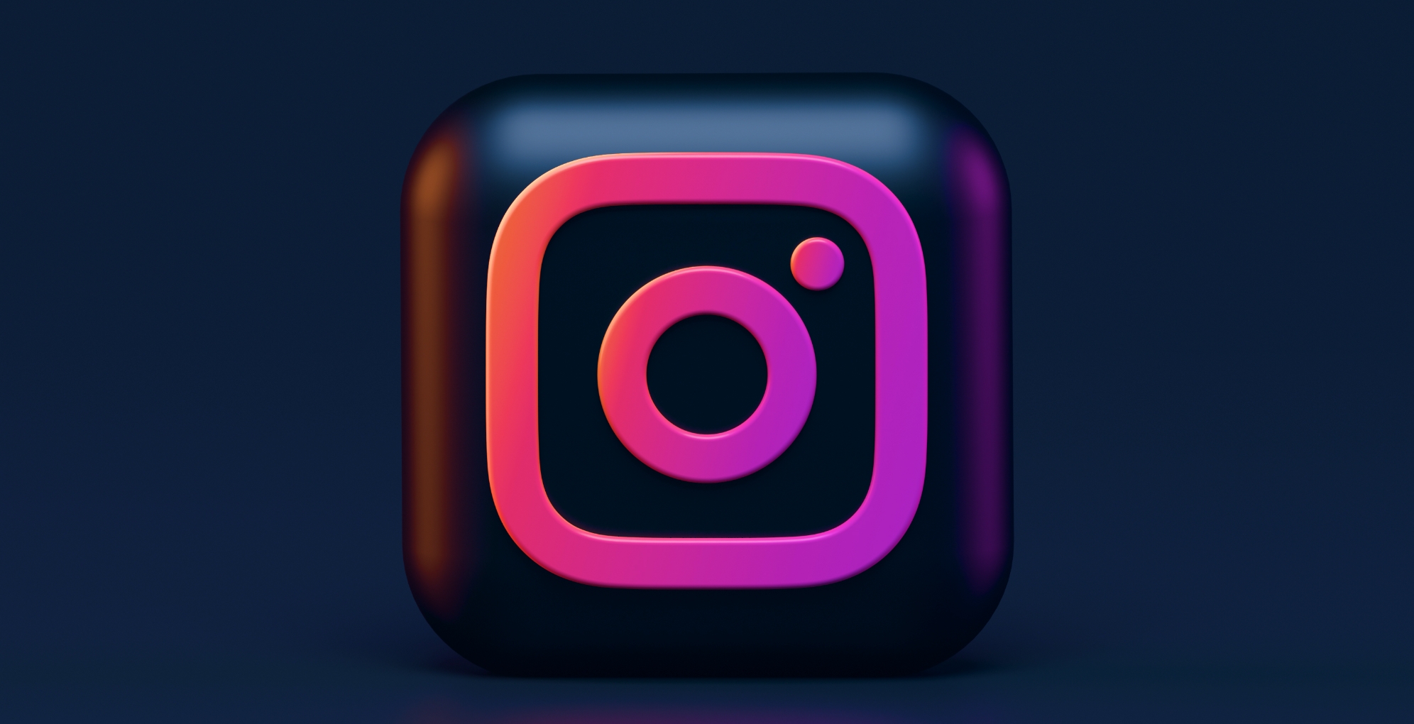 Instagram藍色和紅色方塊徽標。