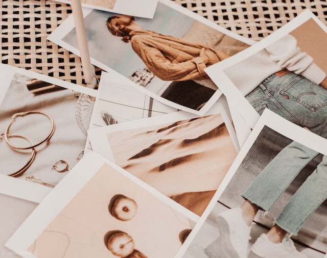 harper-sunday-kfSjyxAWhEc-unsplash | Path Social Fotos impresas de conjuntos y accesorios de moda.