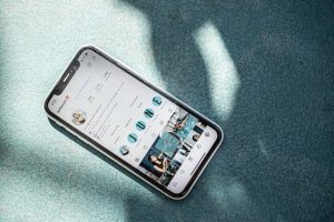 Phone screen displaying an Instagram profile picture on an accounts main page