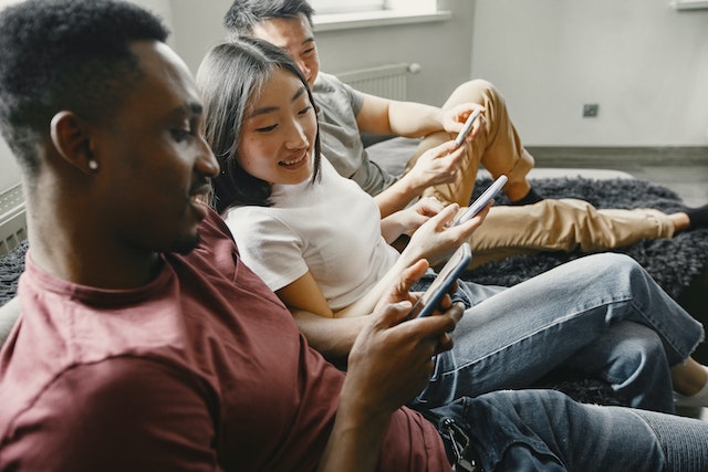 Friends learning how to calculate their follower’s engagement rate.