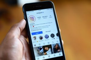 Os gostos automáticos do Instagram aumentam efetivamente o seu alcance online.