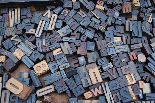 Variety of letter blocks depicting various Instagram name fonts.