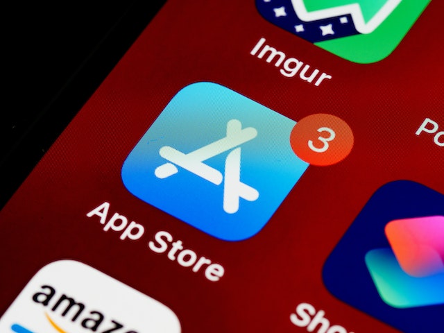 pexels-brett-jordan-5444435 | Path Social App store with 3 notification.