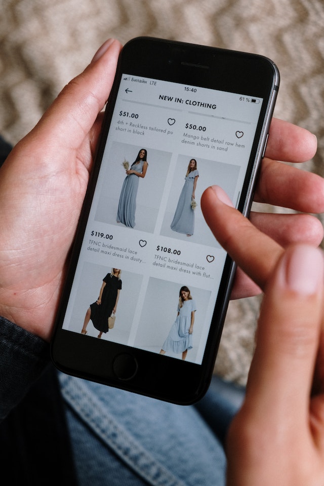 An online clothing catalog that is perfect for syncing on Instagram for Busines