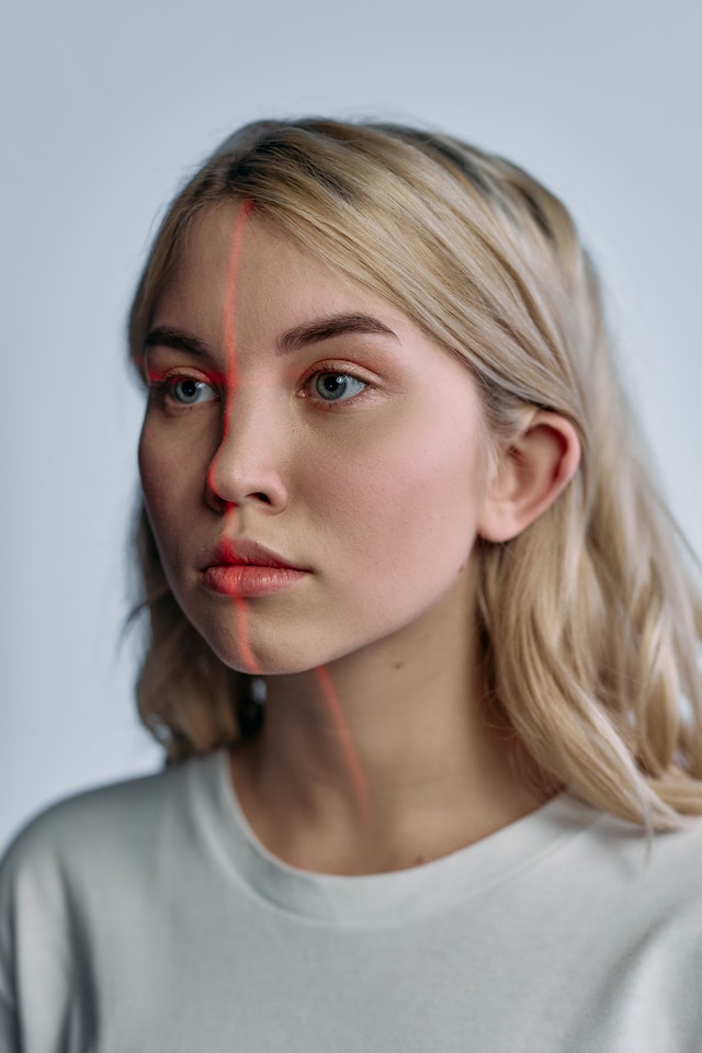 pexels-cottonbro-studio-8090146 | Path Social Fotografie cu o femeie examinată