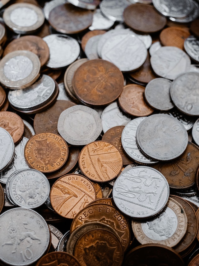 pexels-lisa-fotios-12337706-1 | Path Social Moedas em grande plano