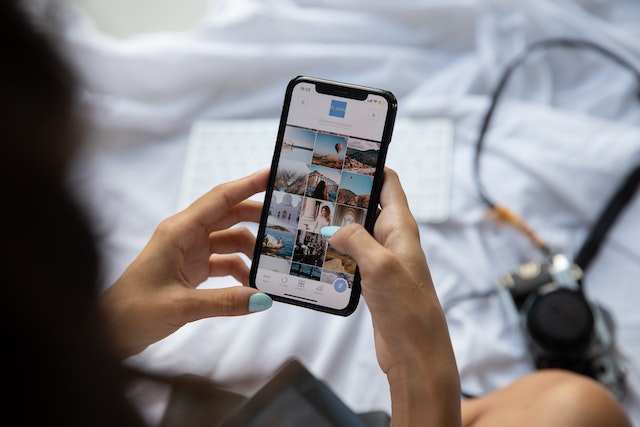 pexels-plann-4549408 | Path Social Person Using Smartphone Application