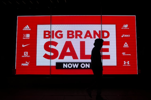 A screen showing a big sale of a brand.