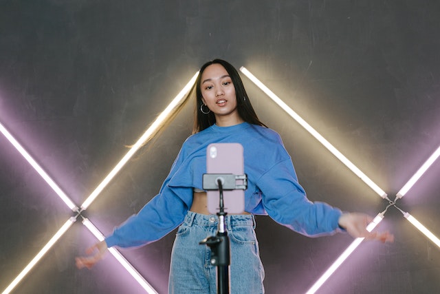 pexels-ivan-samkov-7676486-1 | Path Social Influencer engaging with her audience while creating content.