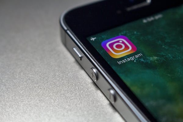 Instagram アイコンが表示される。