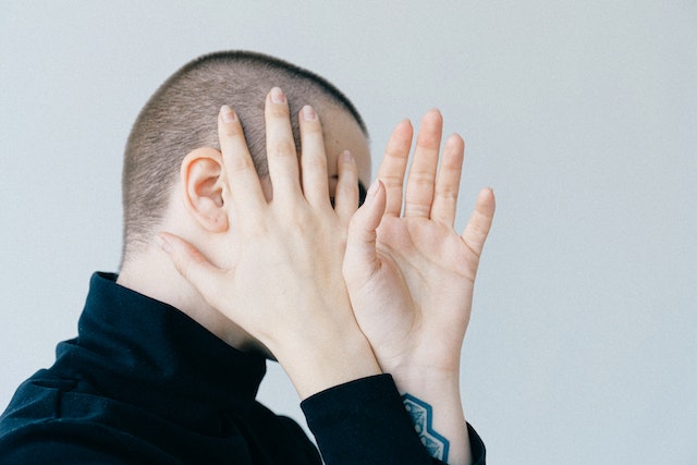 Manchmal hat man einfach das Bedürfnis, seine Inhalte vor Fremden auf Instagram zu verstecken.