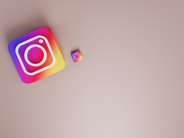 An image containing a large and tiny form of the Instagram logo.
