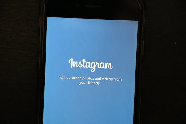 O captură de ecran a paginii de înscriere Instagram .