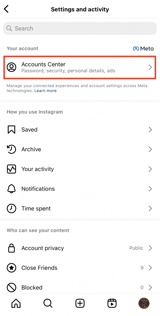 Path Socialda página de definições da conta Instagram com uma caixa vermelha a destacar "Centro de contas".