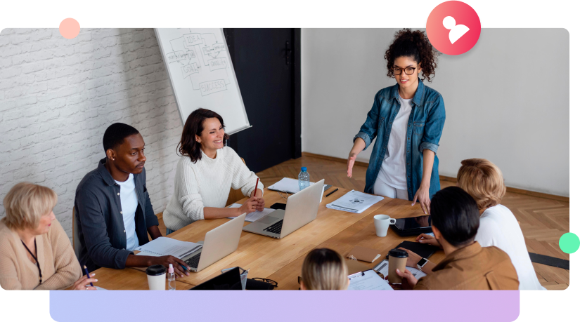 Group-5567png | Path Social Path Socialcare prezintă o sală de oameni într-o ședință în care se discută despre serviciile de creștere Instagram .