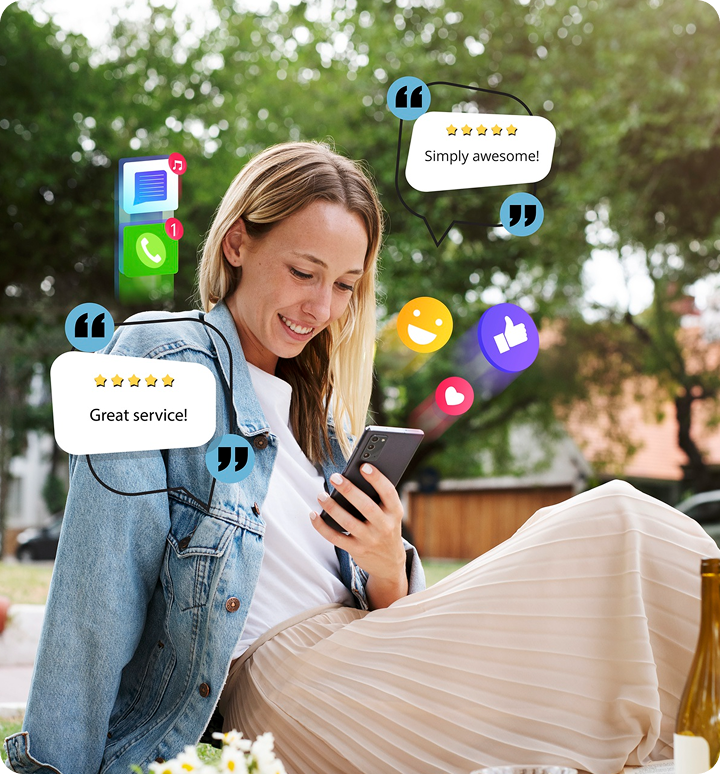 Path Social van een glimlachende vrouw die buiten haar telefoon gebruikt, omringd door pictogrammen van sociale media en engagement-emoji's.